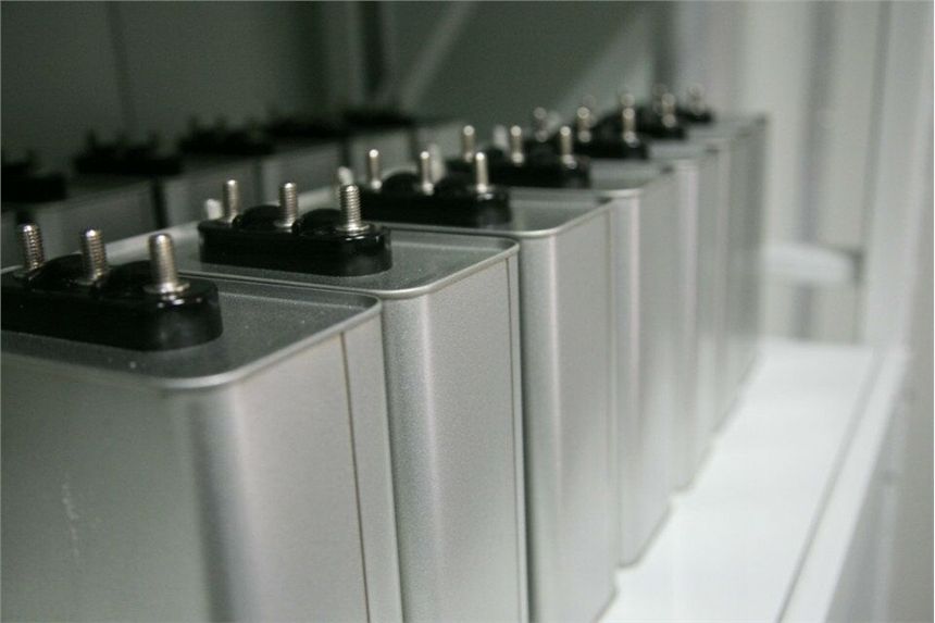 電容器能通過(guò)直流電嗎？為什么？