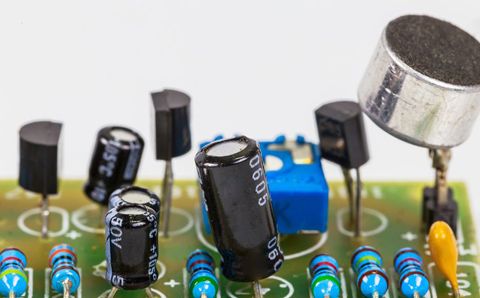 無功補償電容器漏油，可以繼續(xù)使用嗎？